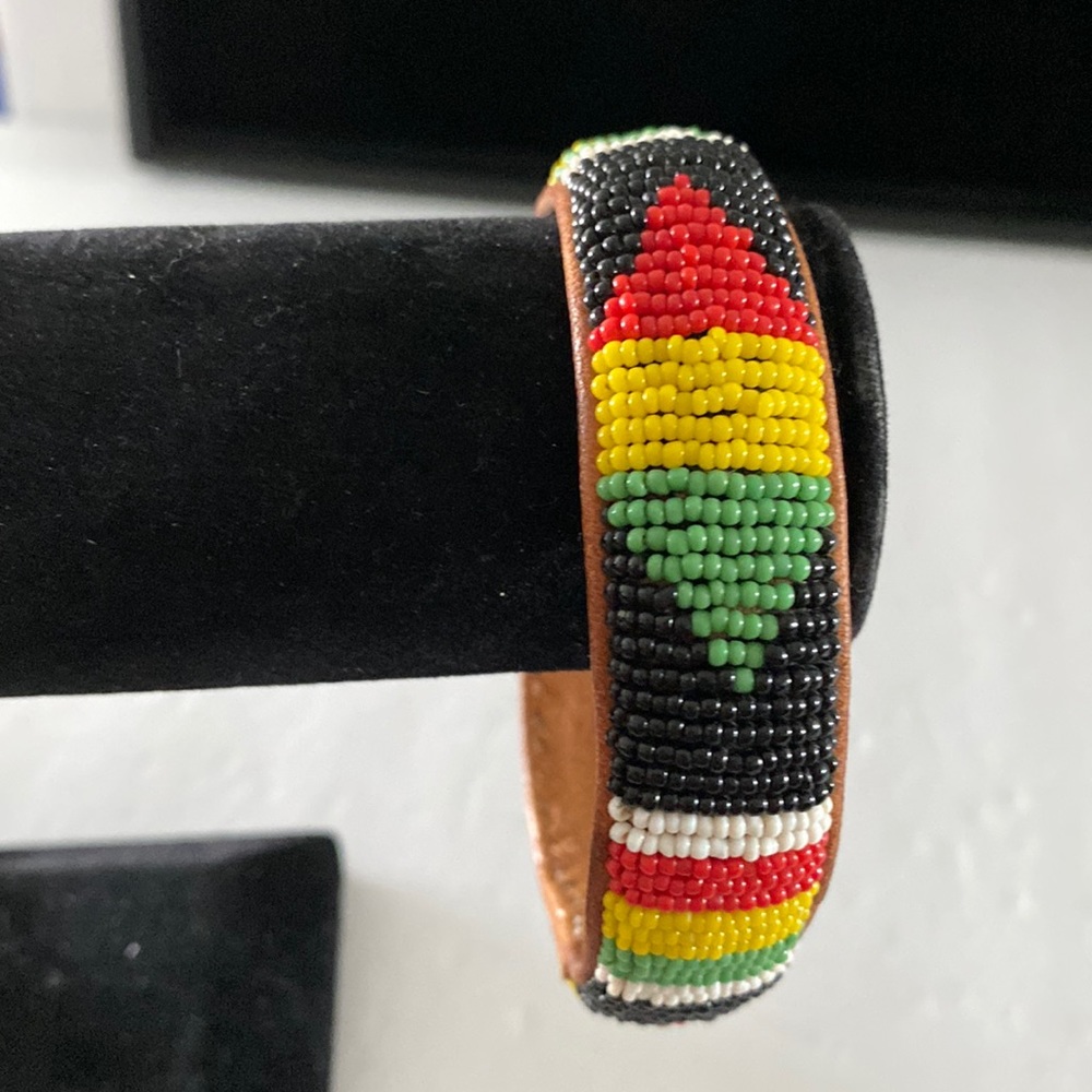 Vintage Native American beads bracelet. B3
